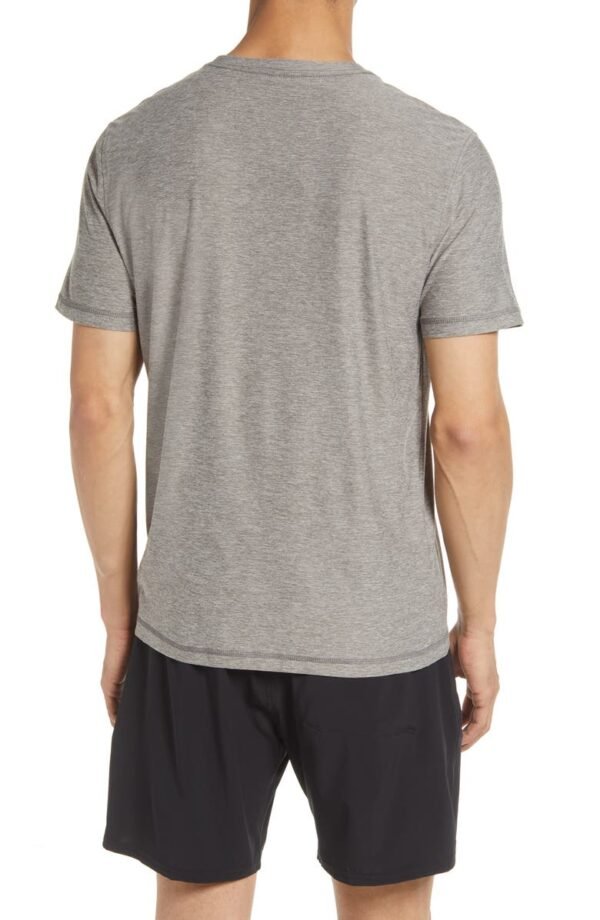 vuori - Strato Slim Fit Crewneck Tech T-Shirt - Image 15