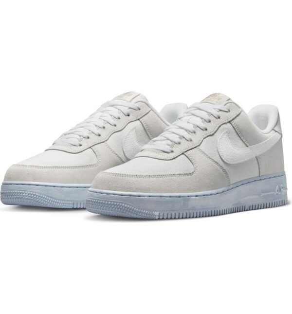 Nike - Air Force 1 '07 LV8 EMB Sneaker (Men)
