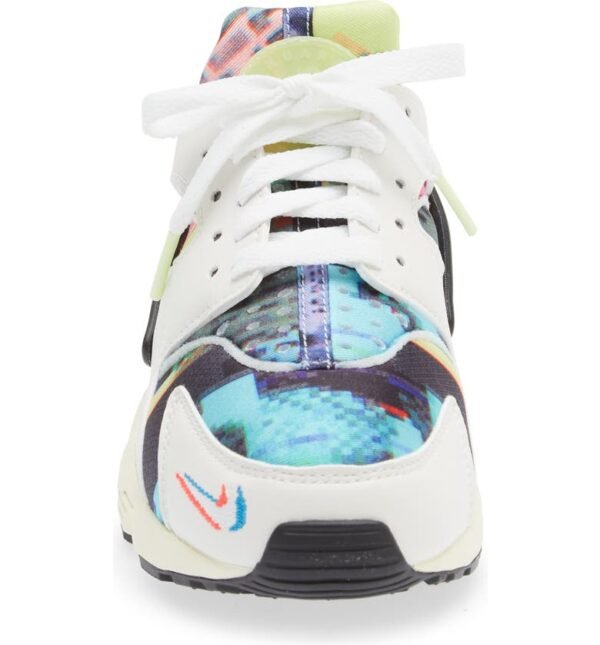 Nike - Air Huarache SE Sneaker (Women) - Image 2