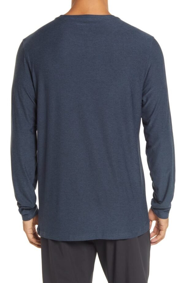 vuori - Strato Long Sleeve Tech Performance T-Shirt - Image 10