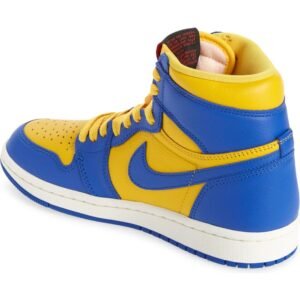 Jordan – Air Jordan 1 Retro High Basketball Sneaker (Women)