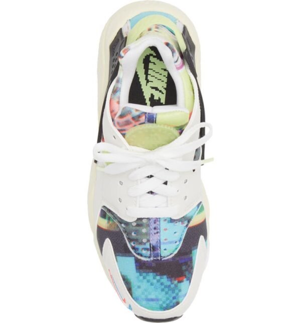 Nike - Air Huarache SE Sneaker (Women) - Image 3