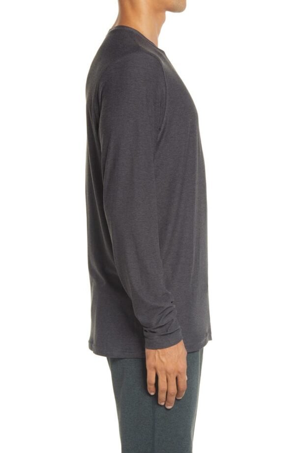vuori - Strato Long Sleeve Tech Performance T-Shirt - Image 16