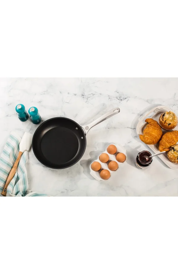 LE CREUSET - 9.5-Inch Toughened Nonstick PRO Frying Pan - Image 6