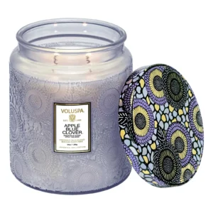 VOLUSPA – Apple Blue Clover Luxe Jar Candle