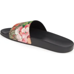 GUCCI – Pursuit Slide Sandal (Women)