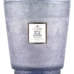 VOLUSPA – Apple Blue Clover Five-Wick Embossed Glass Candle