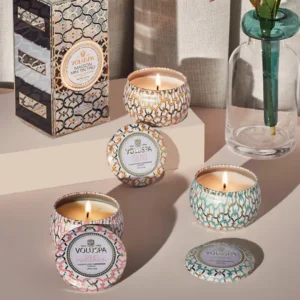 VOLUSPA – Maison Blanc Mini Tin Candle Trio