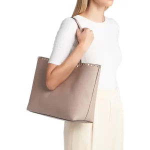 Valentino Garavani – Rockstud Calfskin Leather Tote