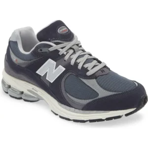 New Balance - 2002R Sneaker (Men)